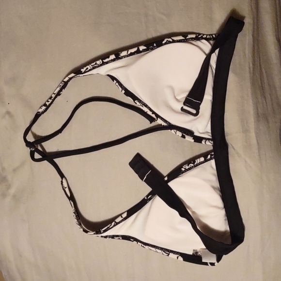 Black & White Swim Top - Picture 2 of 3